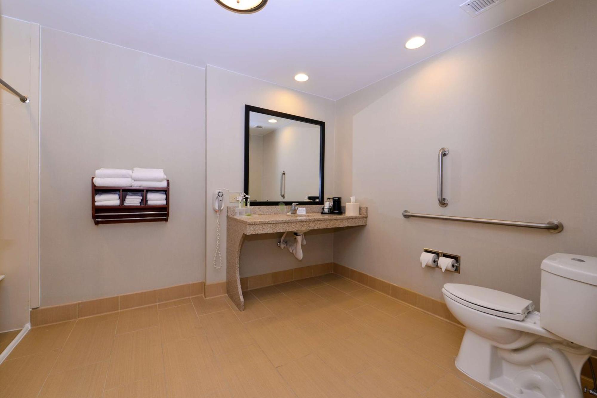 Hampton Inn Chicago-Carol Stream Exterior photo