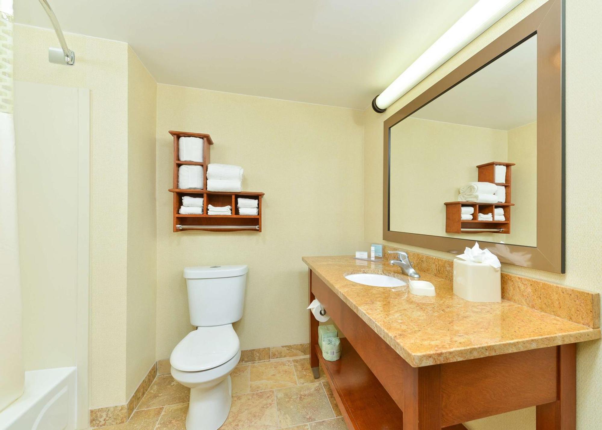 Hampton Inn Chicago-Carol Stream Exterior photo