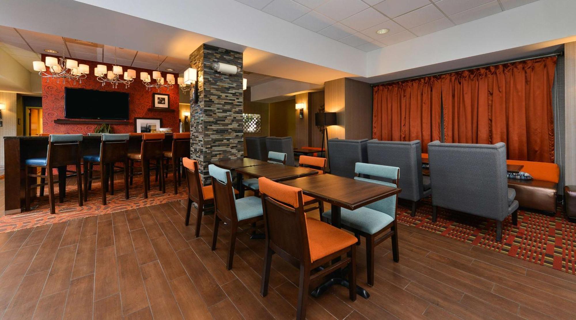 Hampton Inn Chicago-Carol Stream Exterior photo
