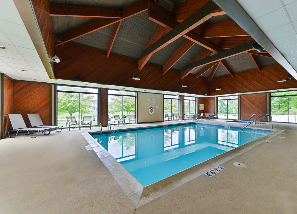 Hampton Inn Chicago-Carol Stream Exterior photo